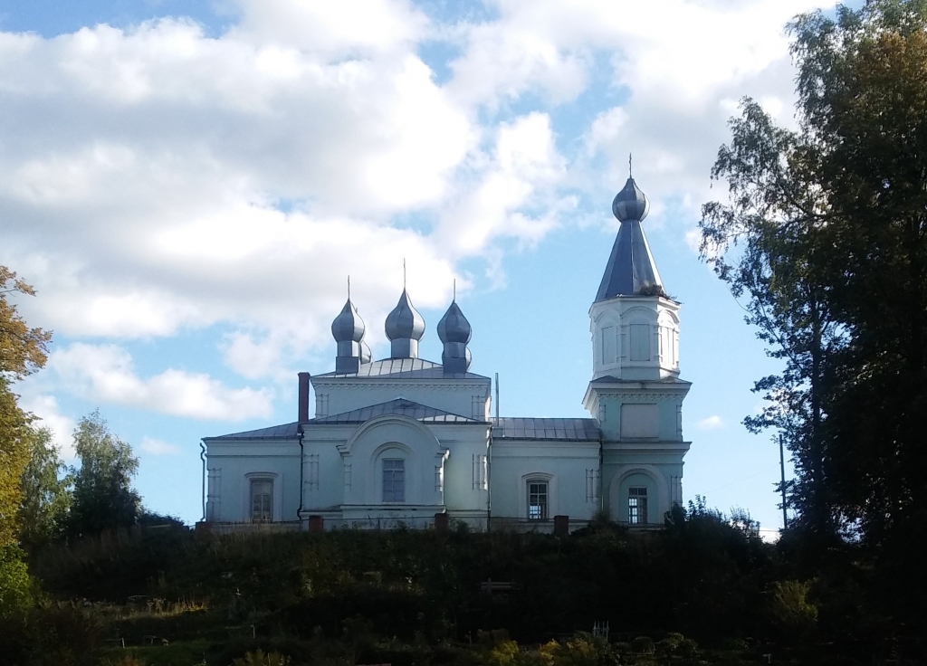 Viļakas pareizticīgo baznīca uzcelta 19.gadsimta beigās un atjaunota 1990.gadā. Tā atrodas bijušā seno latgaļu Eržepoles pilskalnā. Apkārt baznīcai atrodas kapi.
Autors: Pārsla Konrāde