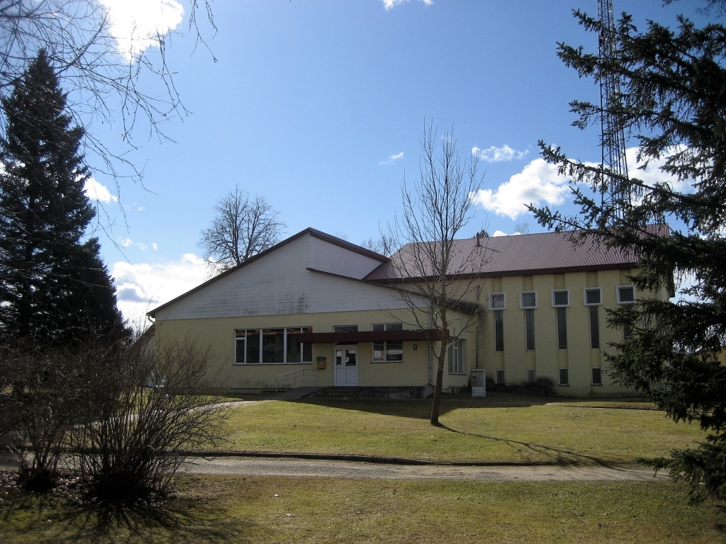 Lai arī “Latvijas Pasts” vēlas pārdot savu Lejasciema pasta ēku, plānots, ka uzņēmums turpinās šajā namā nomāt telpas arī tad, kad ēkai būs jau cits saimnieks.
Autors: “Latvijas Pasts”