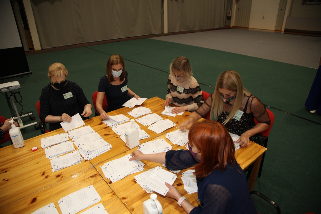 Vēlētāju zemā aktivitāte pārsteidz un vērtējama kā mīnuszīme šajās vēlēšanās. To “Dzirkstelei” pauž visi aptaujātie jaunievēlētie Gulbenes novada domes deputāti.
Autors: Gatis Bogdanovs