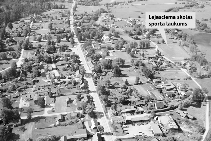 No putna lidojuma. Redzams, kādu platību aizņem Lejasciema skolas sporta laukums. Pēc 120 dienām tas tuvplānā iegūs jaunu, atjaunotu veidolu.
Autors: Gatis Bogdanovs