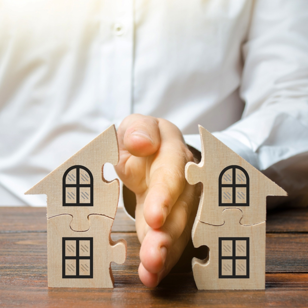 Kopīgs ir kopīgs. Kopīpašums nozīmē to, ka pavisam brīvi rīkoties ar savu īpašumu cilvēks nevar, tā ir sarežģītāka īpašuma forma, īpaši, ja nevar vienoties ar pārējiem kopīpašniekiem.
Autors: no “pexels.com