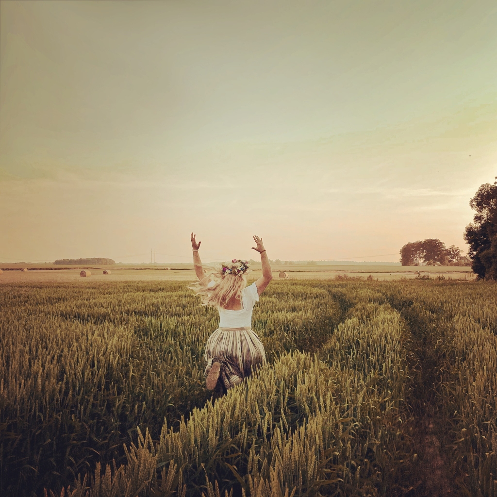 Autors: Adelīna Tāra