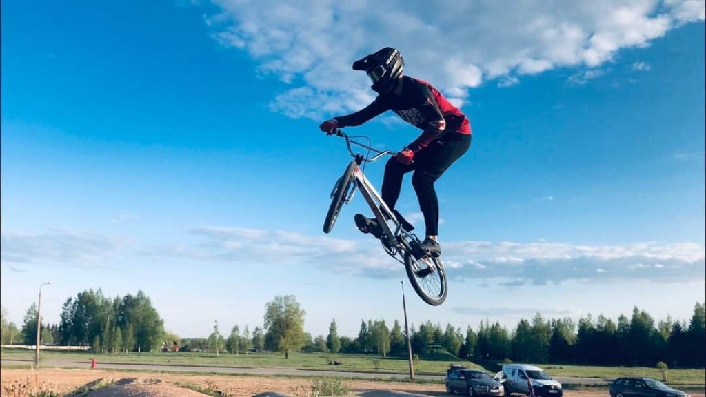 Daniels Eglītis atzīst, ka gaidījis BMX sacensību sezonas atklāšanu un bijis prieks atkal piedalīties sacensībās.
Autors: no personiskā arhīva