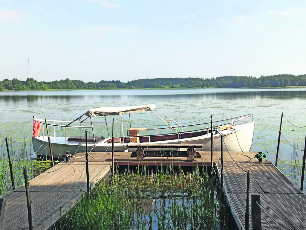 Stāmerienas ezerā ikvienam interesentam atkal ir iespēja doties izbraucienā pa ezeru ar nelielu ekskursiju kuģīti.
Autors: no aģentūras arhīva
