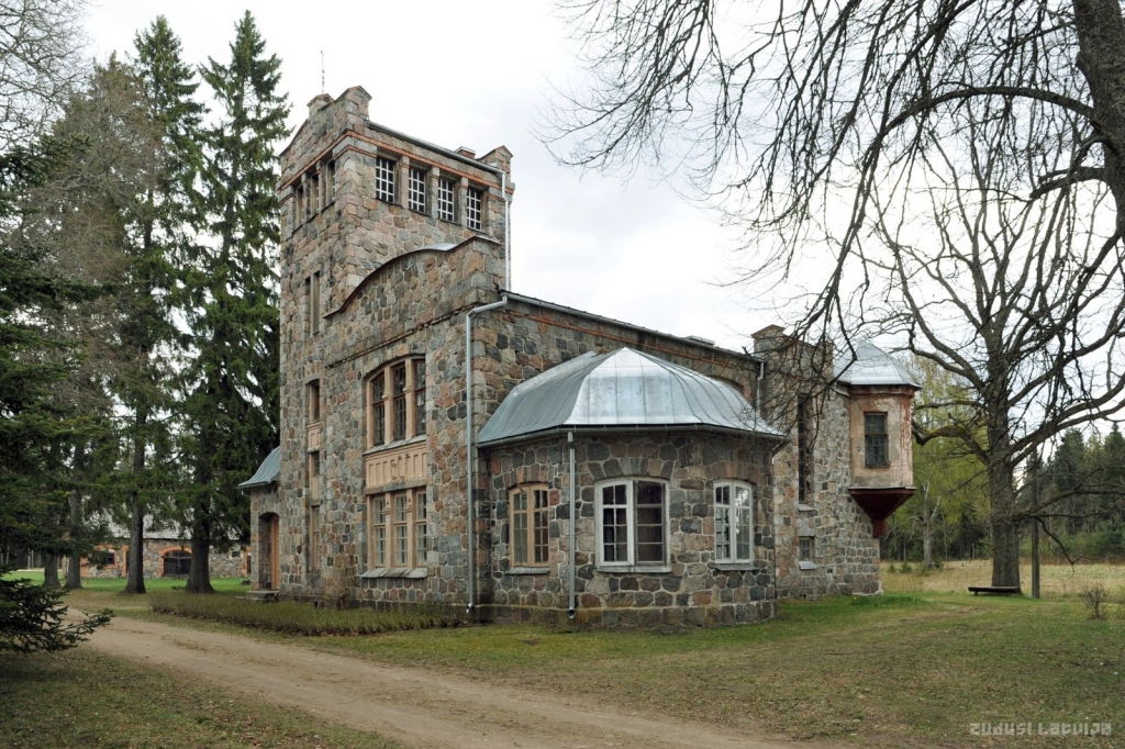 Jaunannas medību pils, kurā tiks uzņemta jaunā fantastikas filma.
Autors: no “is.mantojums.lv”