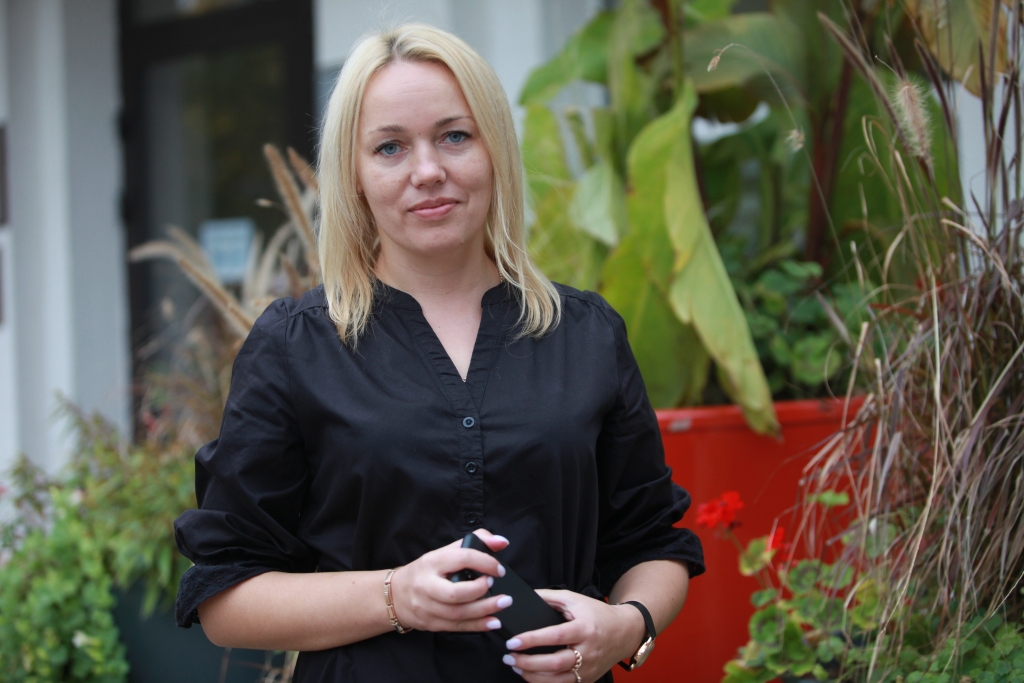 Šobrīd, kad Gunta Krevica ir vakcinēta pret Covid-19, viņa jūtas drošāk gan par sevi, gan savu ģimeni, tuvākajiem cilvēkiem, kolēģiem un cilvēkiem, ar kuriem satiekas, jo ir izpildījusi savu pienākumu pret sabiedrību.
Autors: Gatis Bogdanovs