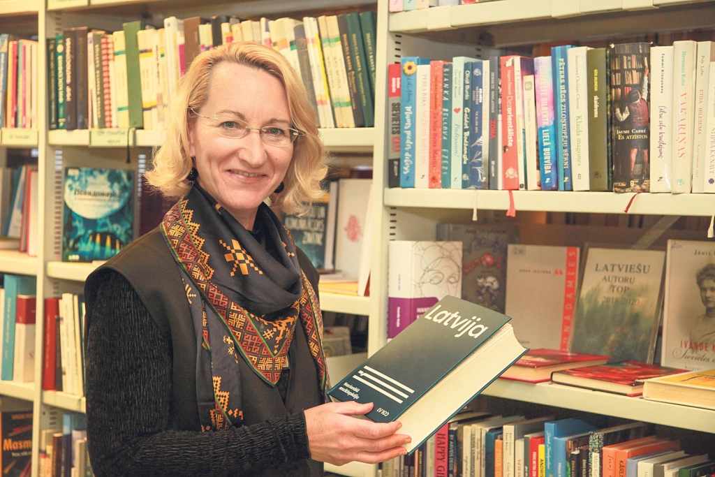 Eiropas Parlamenta deputāte Dace Melbārde ir optimiste. Viņa cer, ka vēlme atsākt darboties amatierkolektīvos un gatavoties Dziesmu svētku 150 gadu jubilejai būs stimuls vakcinēties tiem, kuri to vēl nav izdarījuši.
Autors: Gatis Bogdanovs