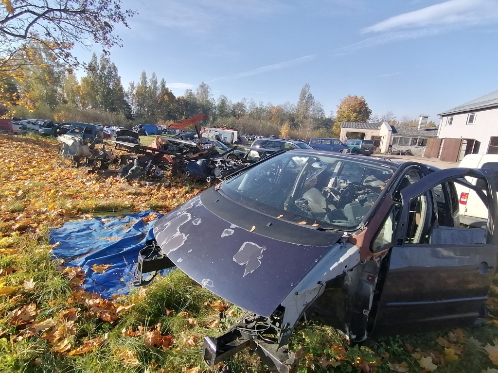 SIA “LTEC” Litenē uzkrājusi aptuveni 88 automašīnu vrakus.
Autors: VVD