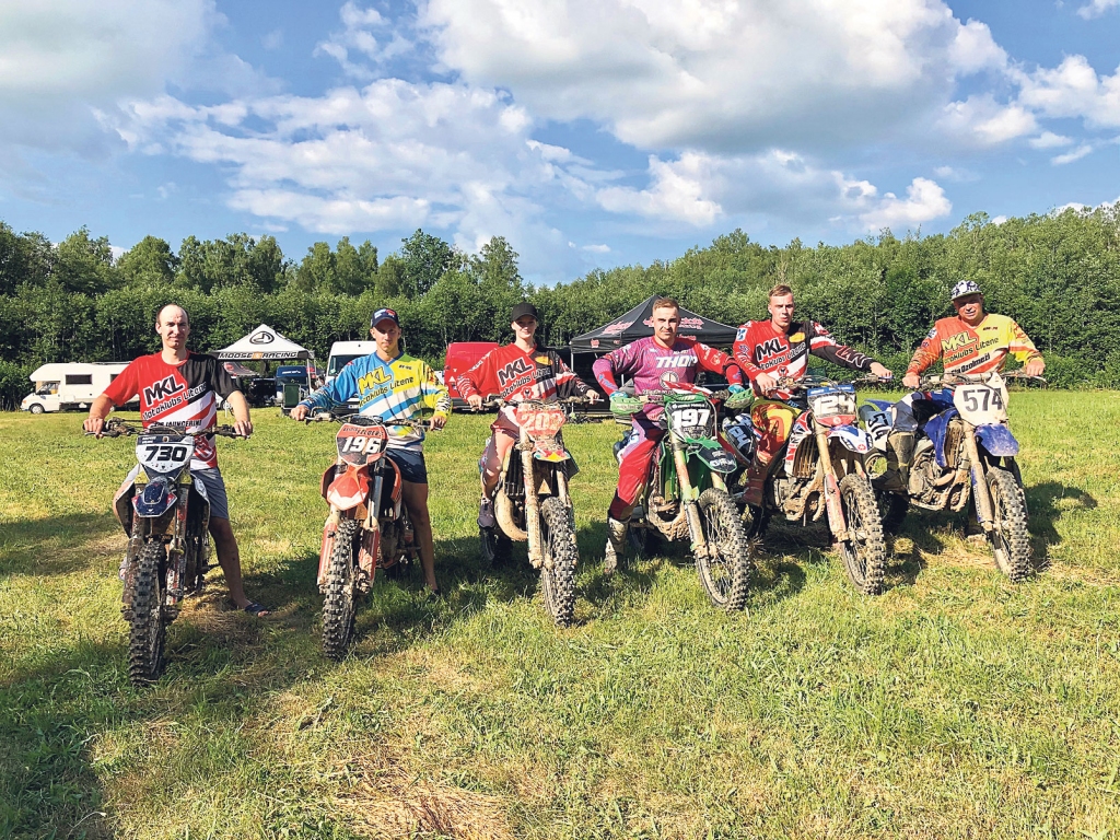 Motoklubs “Litene” sportisti noslēdz šo sezonu sacensībās “Smeceres silā” Madonā. 
Autors: no personiskā arhīva