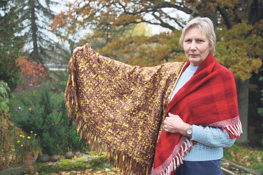 Rudenī, apliekot lakatu ap pleciem, tas silda.
Autors: Gatis Bogdanovs