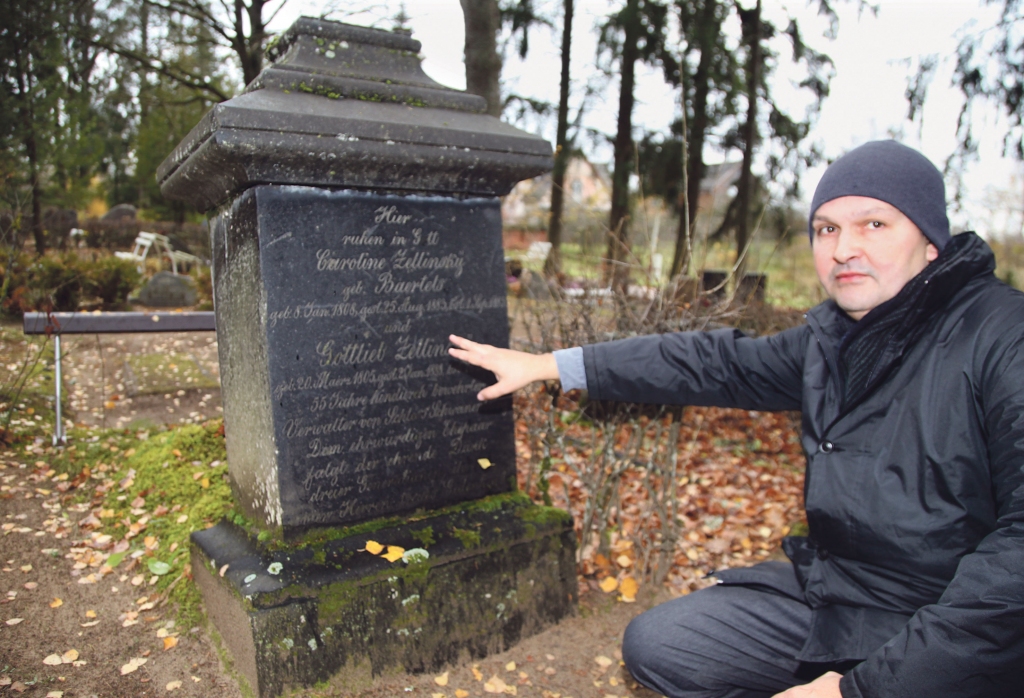 Arturs Krjukovs uzskata, ka kapa piemineklis Vecgulbenes muižas pārvaldniekam Gotlībam Zelinskim un viņa dzīvesbiedrei ir vēstures liecība, kas saglabājama.
Autors: Gatis Bogdanovs