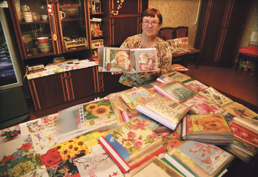 Daigas Bērziņas salvešu kolekcijā nav iespējams izcelt vienu skaistāko. Visas ir skaistas, un katrai savs stāsts, kā tās nonākušas kolekcijā. “Prātā pārdomājot, zinu visas salvetes, kuras ir manā kolekcijā,” saka Daiga Bērziņa.
Autors: Gatis Bogdanovs