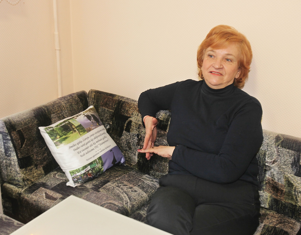 Ilona Vītola vēl arvien spilgti atceras savu pirmo darbavietu laikraksta “Dzirkstele” redakcijā. Kad viņa bija redaktore, tas bija pirmais reģionālais laikraksts, kas ieviesa datorsalikumu.
Autors: Inita Savicka