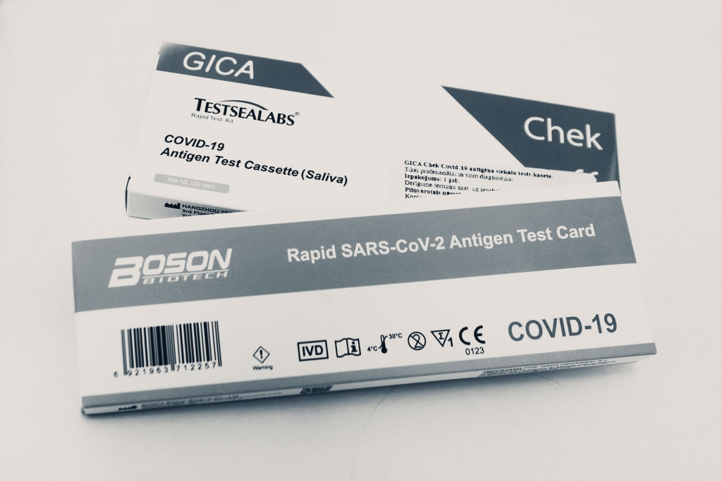 Aptiekās ir nopērkami ātrie antigēnu testi.
Autors: Gatis Bogdanovs