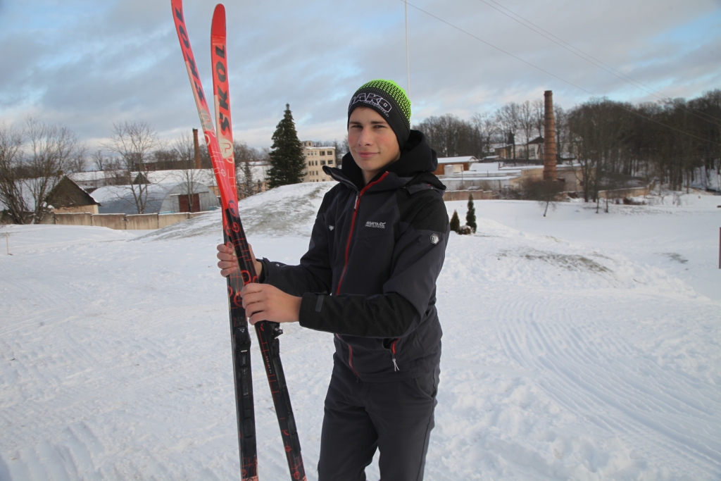 Kad nevar braukt ar riteni, tad Oskars Jaunbērziņš labprāt slēpo.
Autors: Gatis Bogdanovs