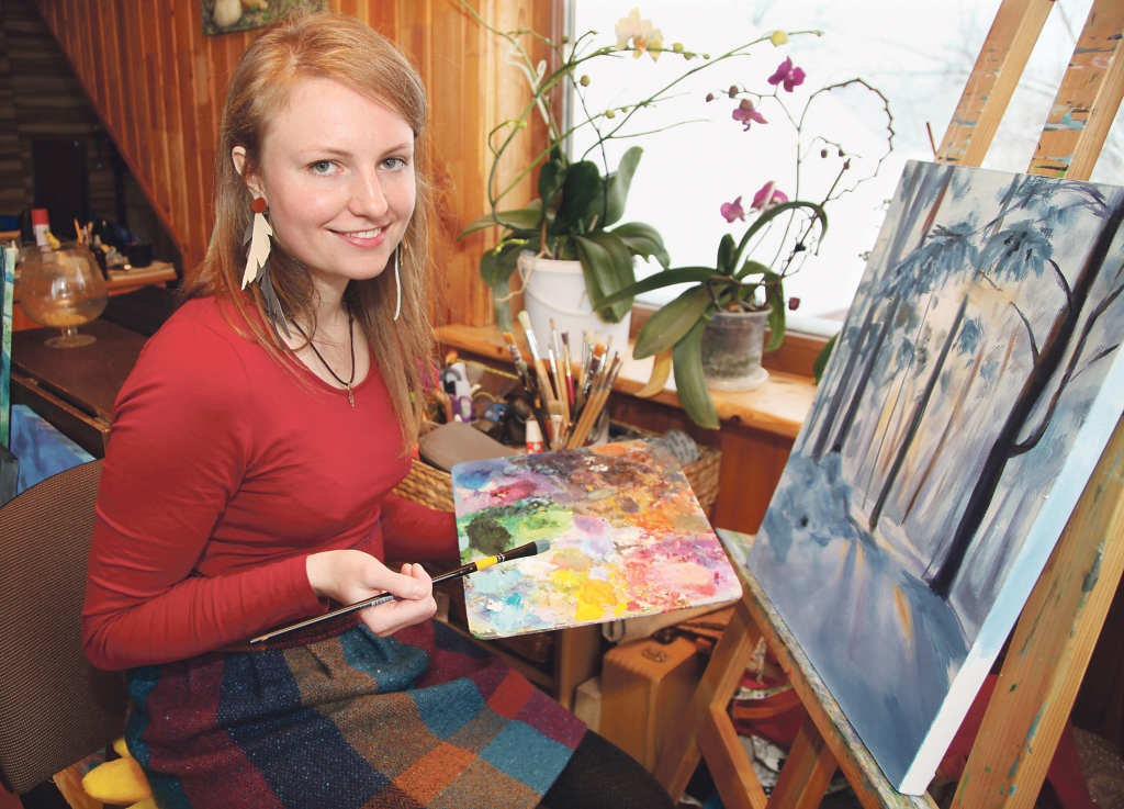 Ebersbach-Neugersdorf ir pilsēta Austrumvācijā, kur dzimusi un augusi Kristīne Dīsnere. Jau septiņus gadus viņa par savām otrajām mājām sauc Gulbenes novada Stāmerienas lauku mājas, kur rasta gan draudzība ar latviešu puisi, gan ģimene, gan iespējas savai izaugsmei mākslā. Viņa saka: “Latvija mani iedvesmo gleznot!”
Autors: Gatis Bogdanovs