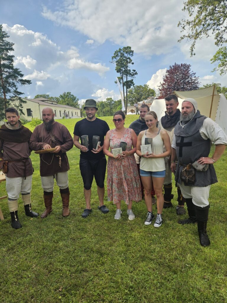 Gulbenes "bulta" Melānija Siliņa, Māris Pabērzs, Gulbenes "šķēps" Inita Siliņa un Māris Pabērzs kopā ar "Rodenpoys".
Autors: Foto: Ginta Alberte