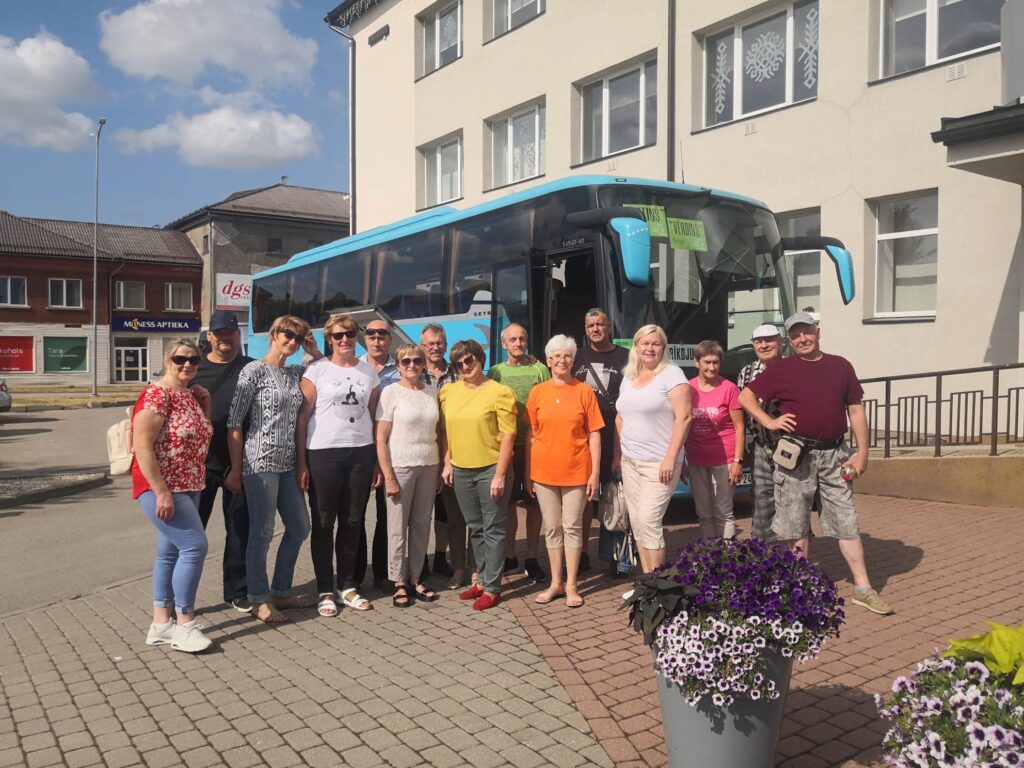 VPDK “Apinītis” , SDK “ Vērdiņš” un SDK “ Ratiņš” dodas  ceļā uz Rīgu.
Autors: Foto: "Facebook"/Gulbenes kultūras centrs