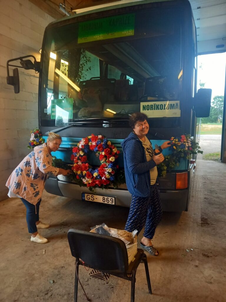 Lejasciema jauktais koris "Kaprīze" ceļā uz svētkiem.
Autors: Foto: "Facebook"/Rita Gargažina