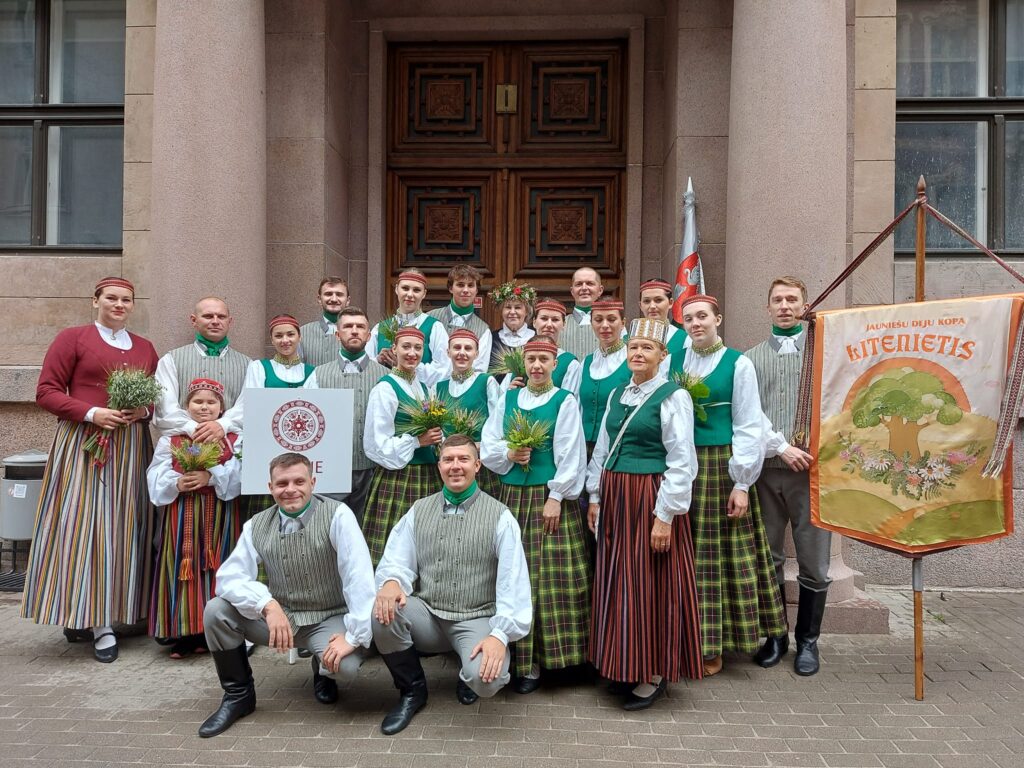 Dziesmu un deju svētku gājiens JDK "Litenietis" piektais pēc kārtas. Pieciem dalībniekiem tie ir pirmie deju svētki. 
Autors: Foto: "Facebook"/jauniešu deju kolektīvs "Litenietis"