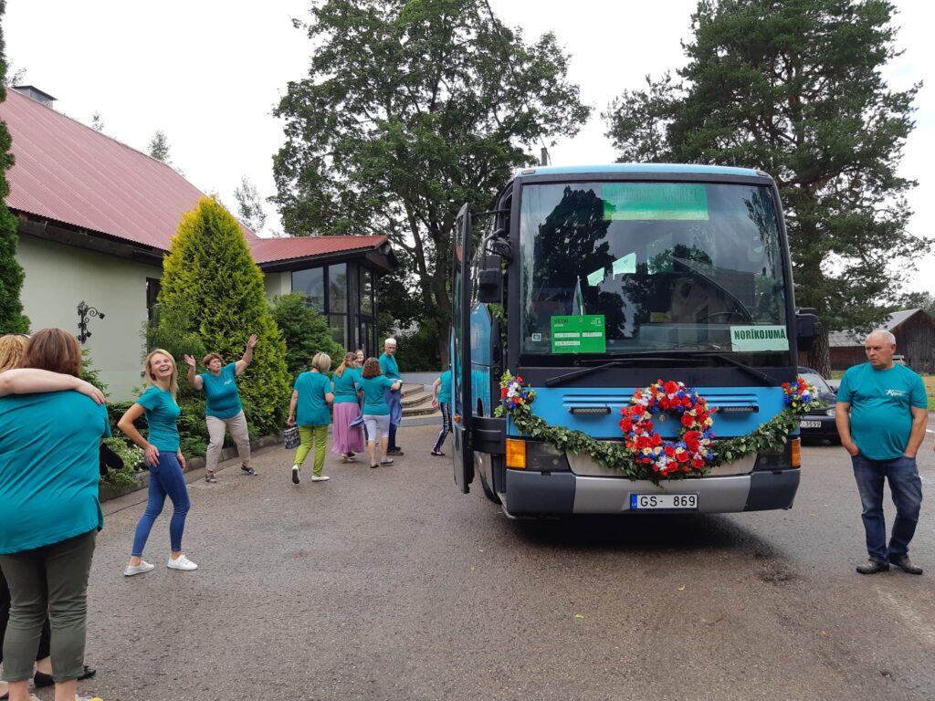 Lejasciema jauktais koris "Kaprīze" ceļā uz svētkiem.
Autors: Foto: "Facebook"/Rita Gargažina