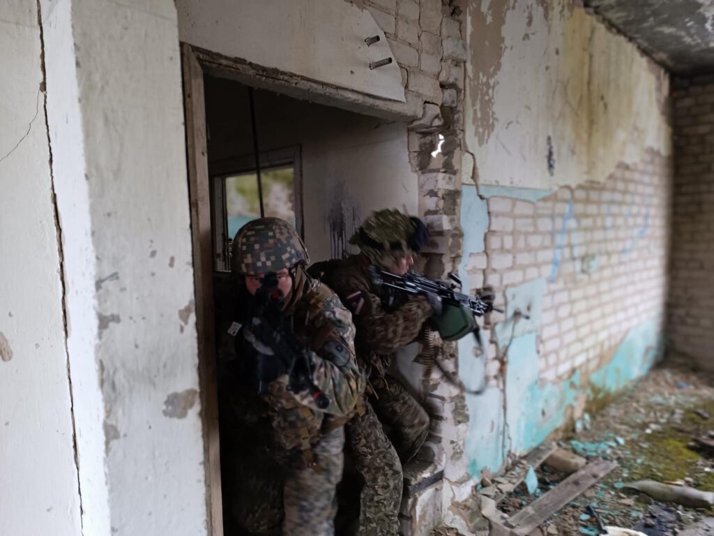 Autors: Foto: "Facebook.com/VidzemesBrigadesZemessargi"