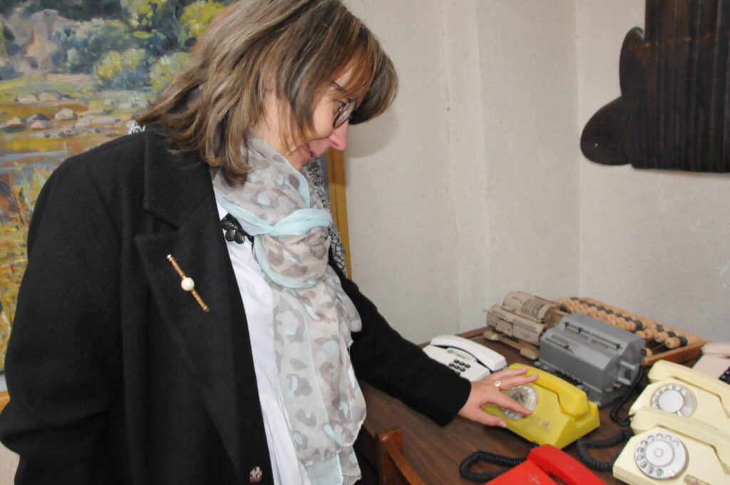 Mūsdienu jaunatne pat iedomāties nevar, kā lietojami telefoni ar ciparu ripu.
Autors: Foto: Inga Karpova