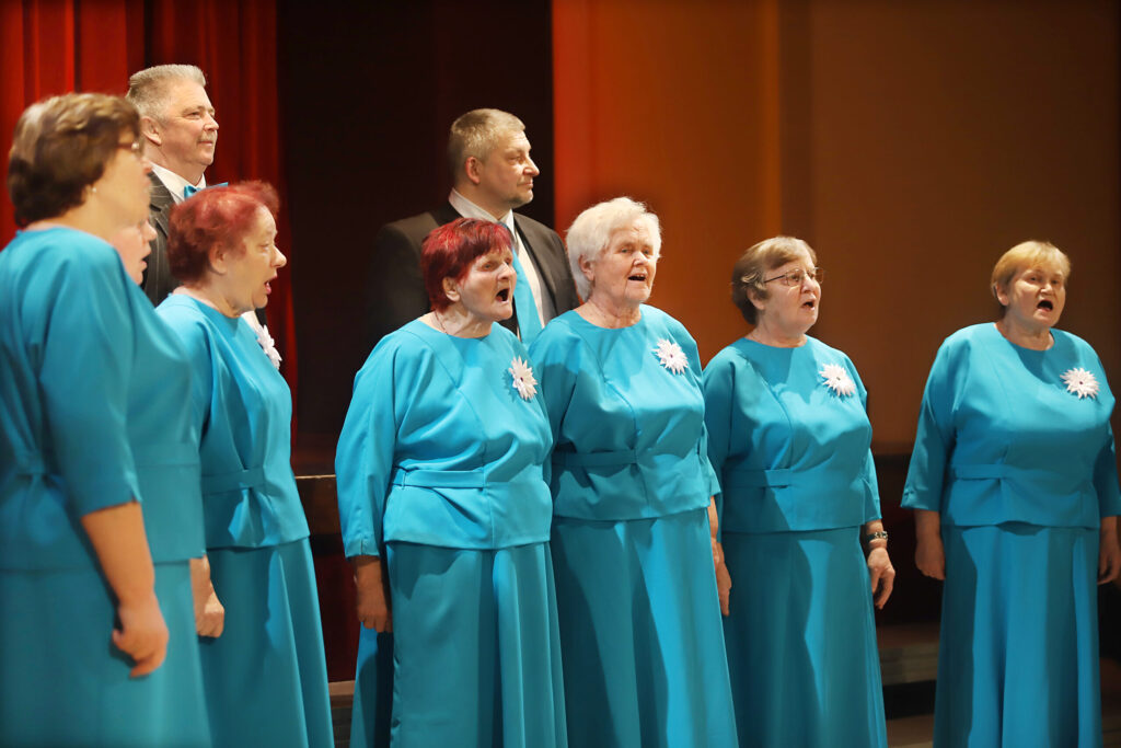 STARU jauktais vokālais ansamblis “Sonora” spēj sapulcēt kopā dažāda vecuma dziedātājus.
Autors: Foto: Gatis Bogdanovs