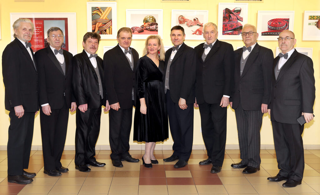 STARP Gulbenes “Nameja” vīriem ir tikai viena daiļā dzimuma pārstāve, un tā ir viņu vadītāja Inta Zellīte (centrā).
Autors: Foto: Gatis Bogdanovs