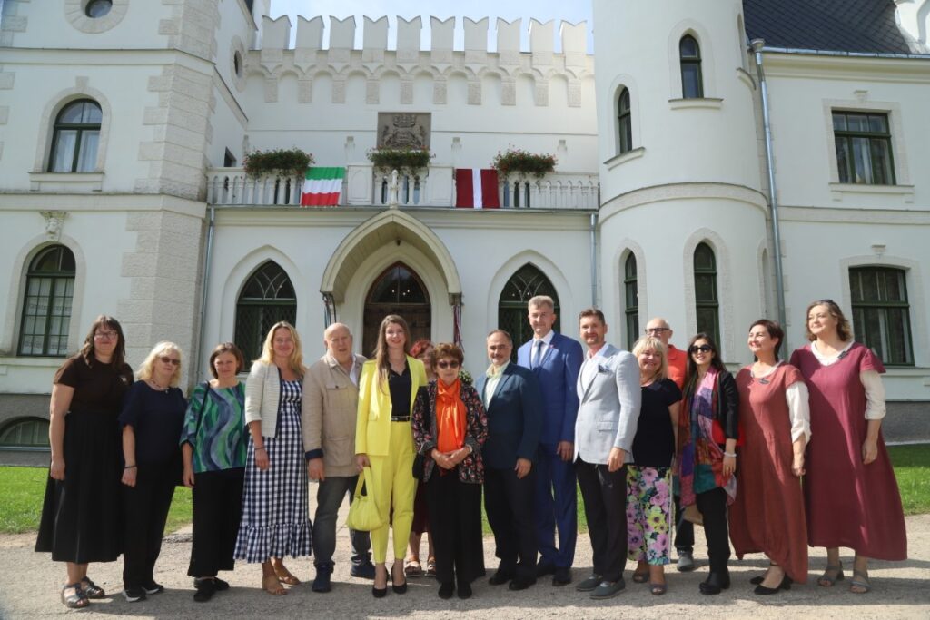 Aluksniesiem.lv raksta attēla aizvietotājs