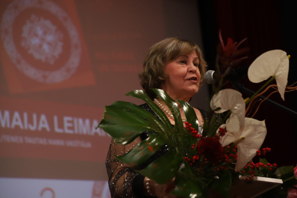Litenes tautas nama vadītāja Maija Leimane tika atzīta par nozares “Kultūra/tautas nami” laureāti.
Autors: Foto: Gatis Bogdanovs