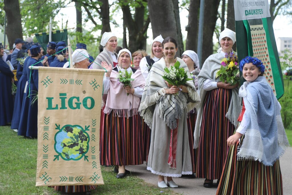 Gatavošanās gājienam kā jau visos svētkos bija samērā ilgstoša.
Autors: Foto: Gatis Bogdanovs