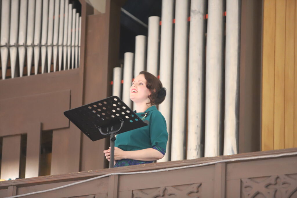 LNO soliste Inga Šļubovska-Kancēviča un ērģelniece Edīte Alpe.