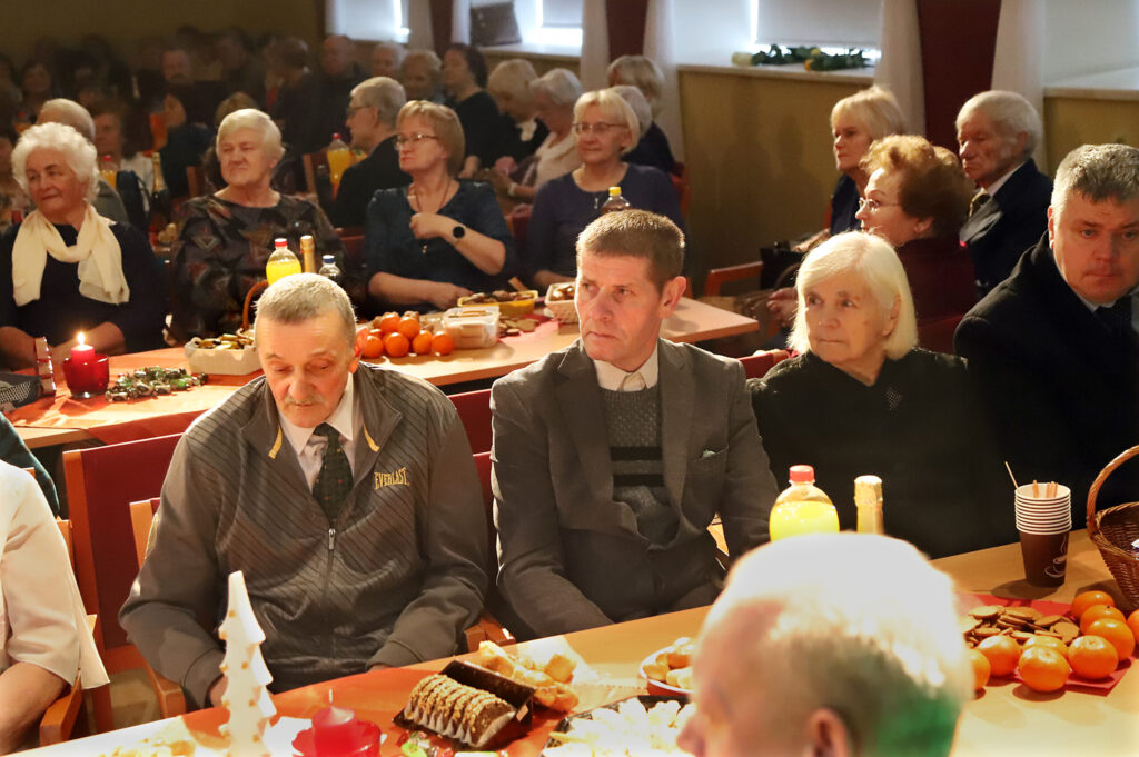PENSIONĀRU biedrības “Atspulgs 5” rindās šobrīd ir gandrīz 130 dalībnieki.
Autors: FOTO: GATIS BOGDANOVS