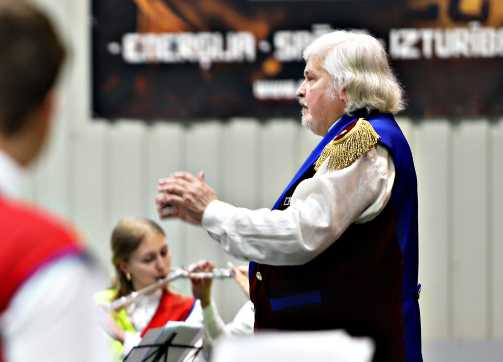 VIENS NO DIRIĢENTIEM mūzikas svētkos Gulbenē – Agris Celms no Rīgas.
Autors: Foto: Gatis Bogdanovs