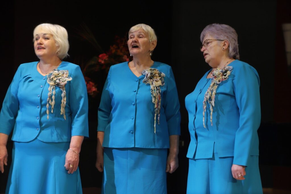 Gulbenes senioru sieviešu vokālais ansamblis “Dzīvotprieks”.