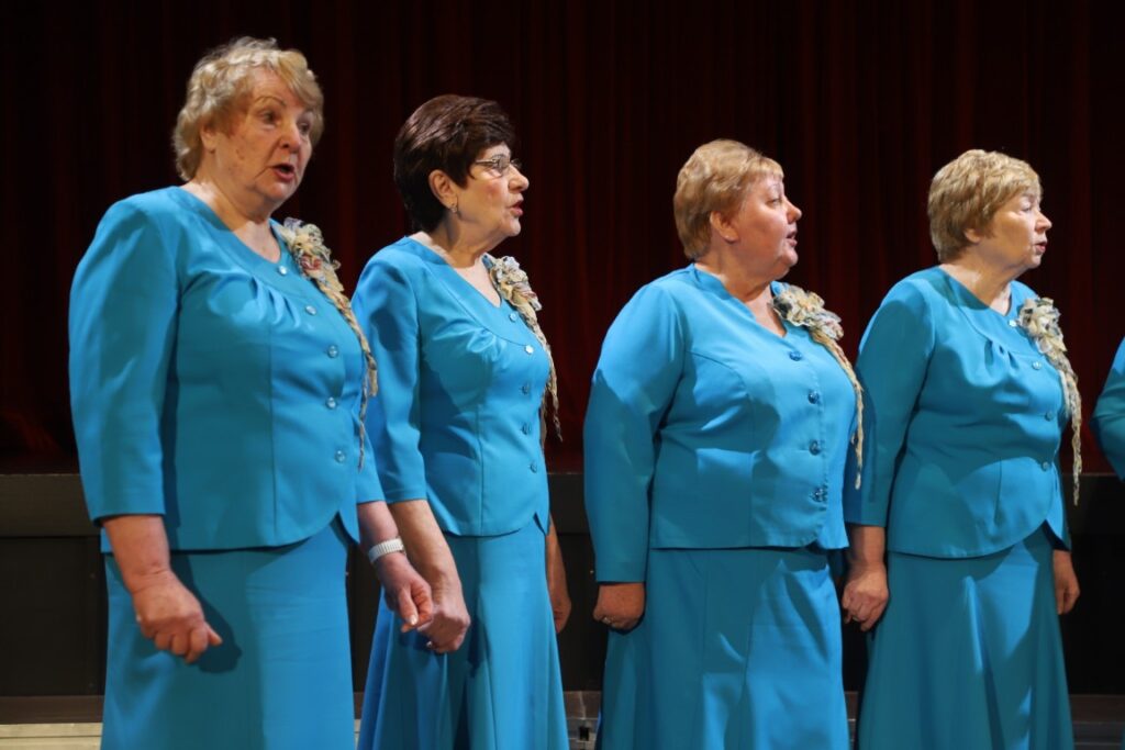 Gulbenes senioru sieviešu vokālais ansamblis “Dzīvotprieks”.