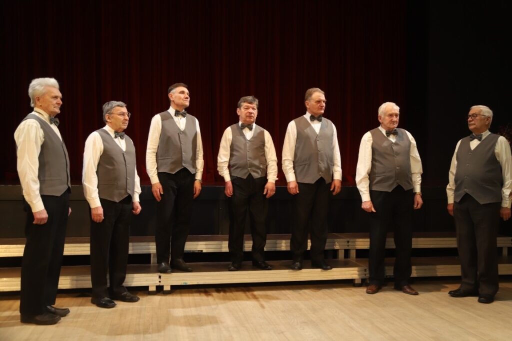 Gulbenes senioru vīru vokālais ansamblis “Namejs” 