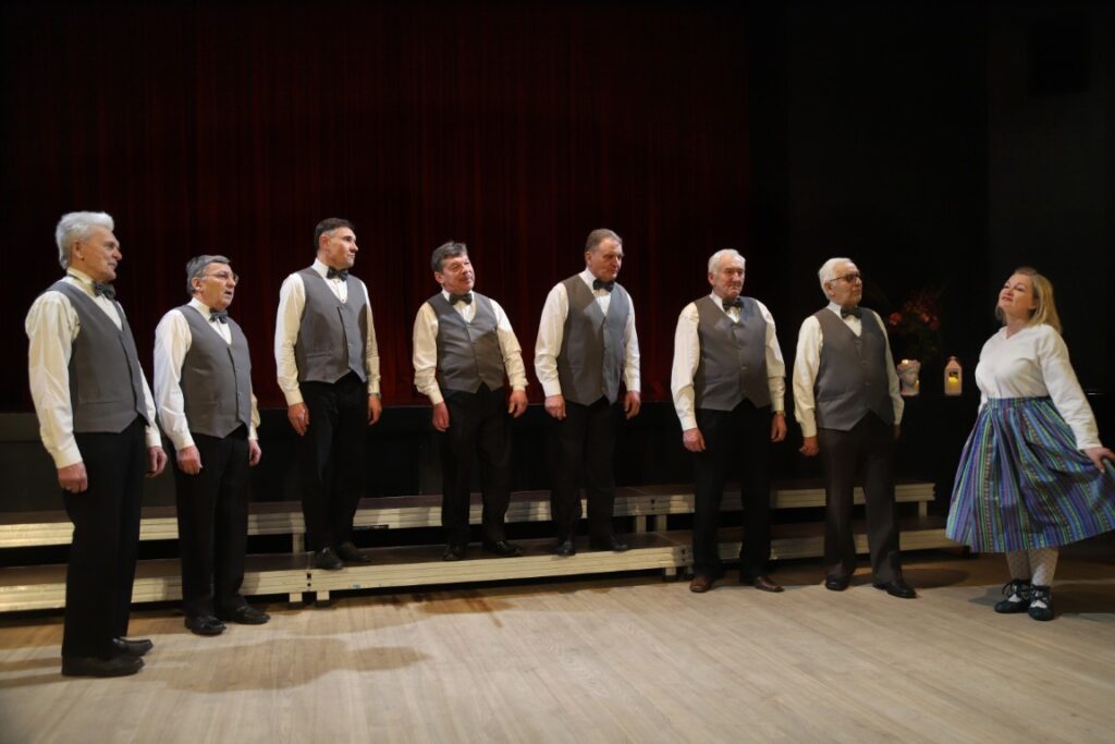 Gulbenes senioru vīru vokālais ansamblis “Namejs” 