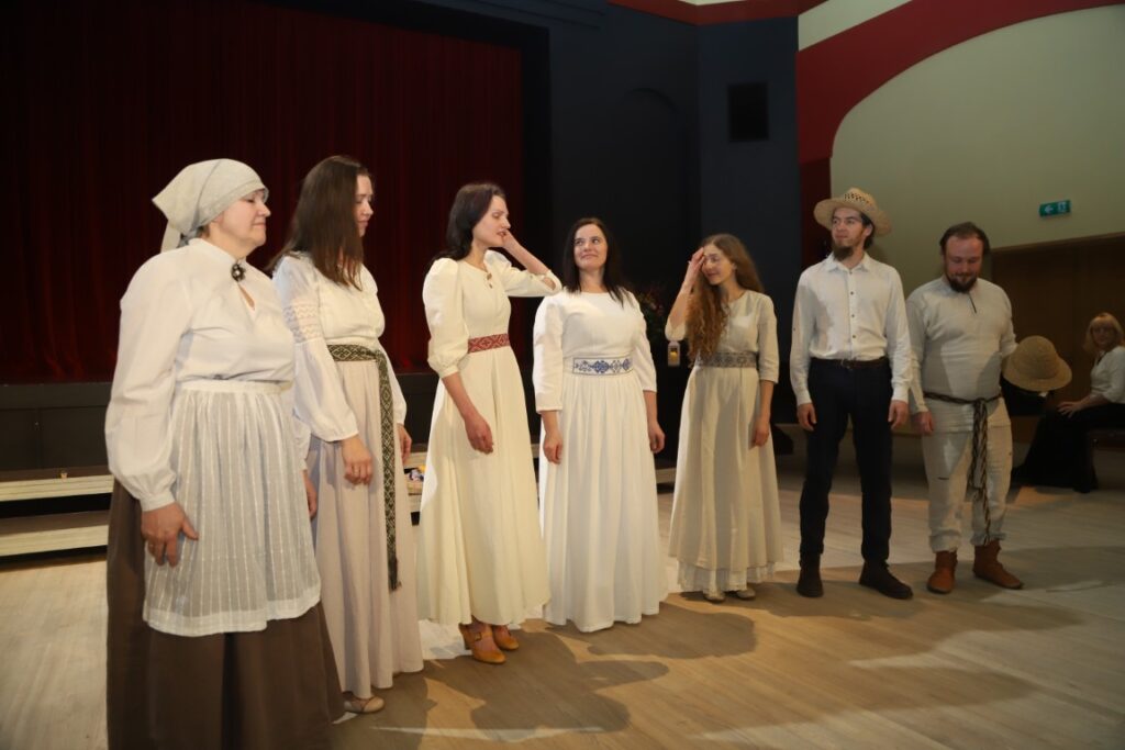 DRUVIENAS kultūras nama jauktais vokālais ansamblis “Vizums”.