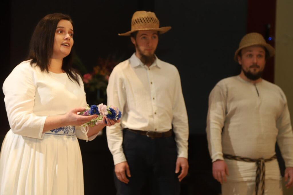 DRUVIENAS kultūras nama jauktais vokālais ansamblis “Vizums”.