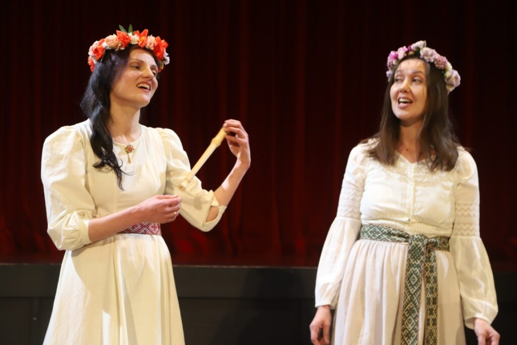 DRUVIENAS kultūras nama jauktais vokālais ansamblis “Vizums”.