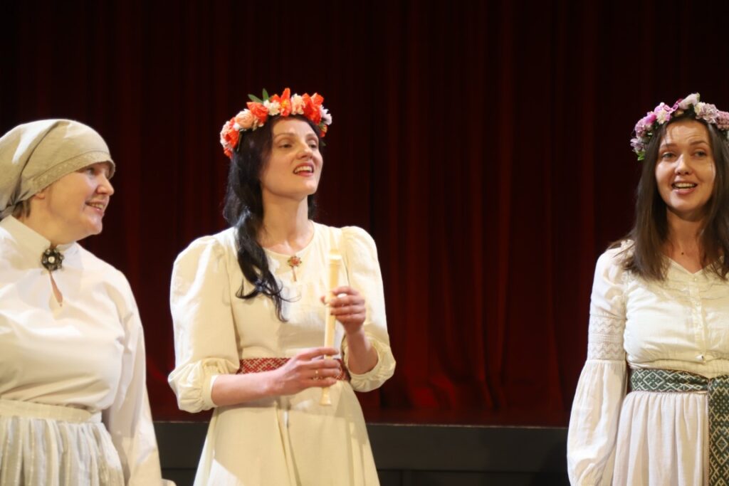 DRUVIENAS kultūras nama jauktais vokālais ansamblis “Vizums”.