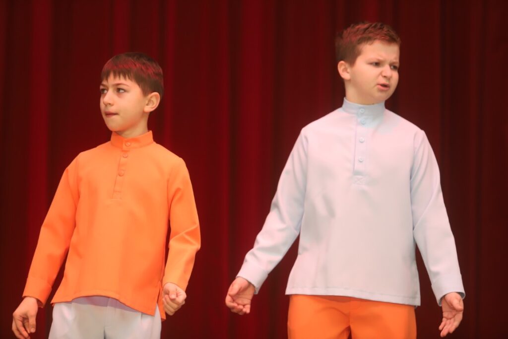 STRADU pagasta puišu vokālais ansamblis “Žiperi”.