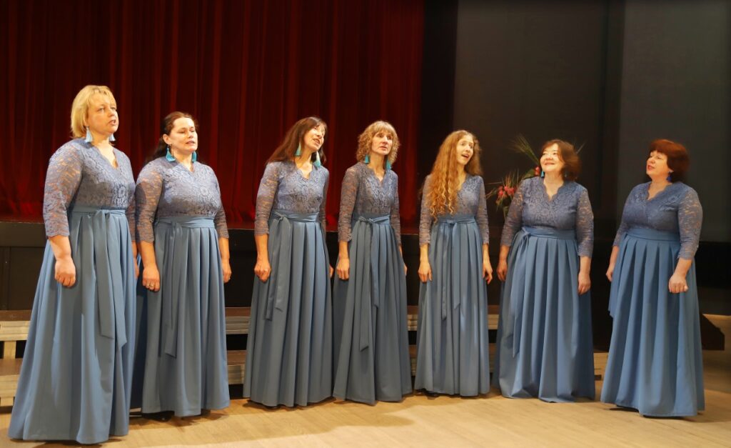 DRUVIENAS kultūras nama sieviešu vokālais ansamblis.