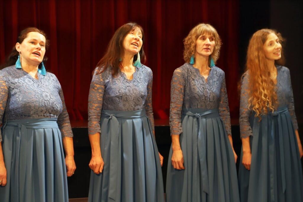 DRUVIENAS kultūras nama sieviešu vokālais ansamblis.