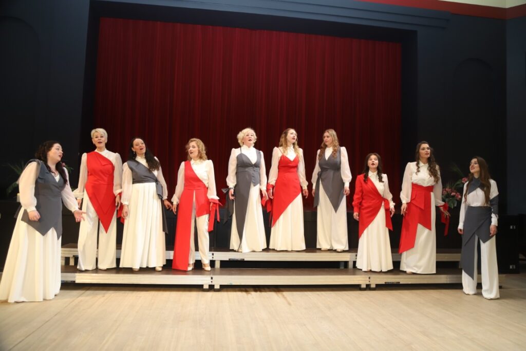 STRADU pagasta sieviešu vokālais ansamblis “Pieskāriens”.