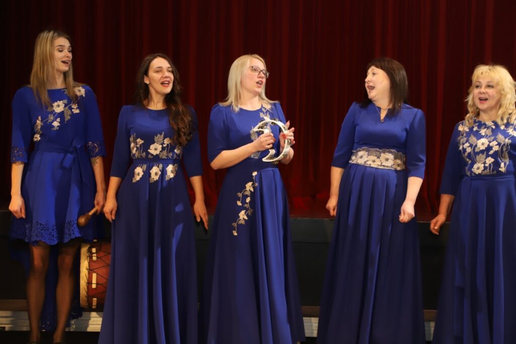 GALGAUSKAS kultūras nama jauktais vokālais ansamblis “Veišu muzikanti”.