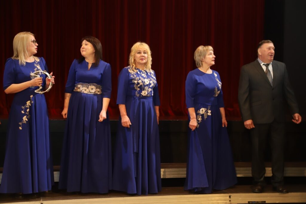GALGAUSKAS kultūras nama jauktais vokālais ansamblis “Veišu muzikanti”.