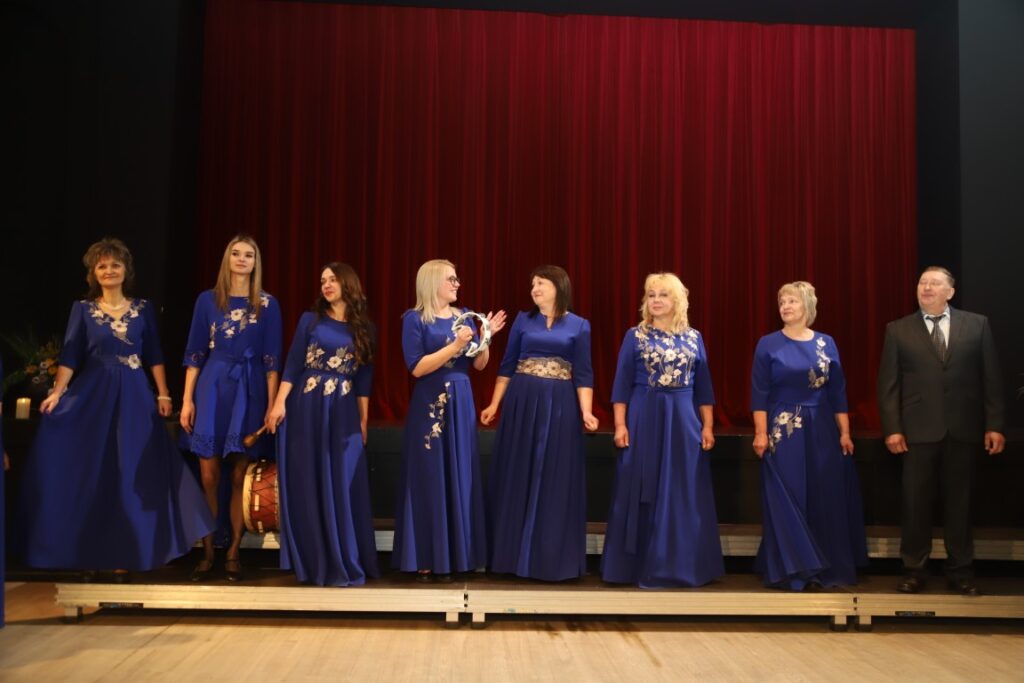 GALGAUSKAS kultūras nama jauktais vokālais ansamblis “Veišu muzikanti”.